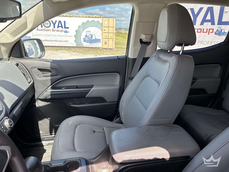 2021-chevrolet-colorado-image-25