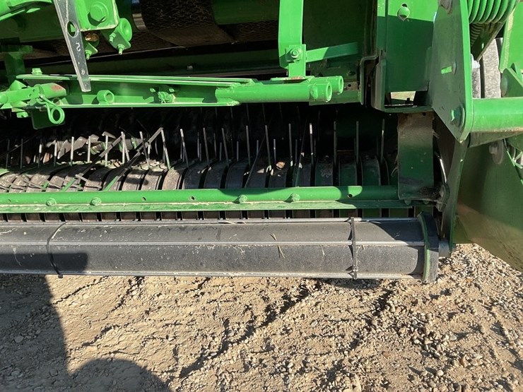 john-deere-560m-image-33