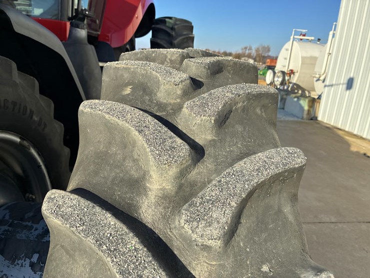 case-ih-magnum-305-image-51