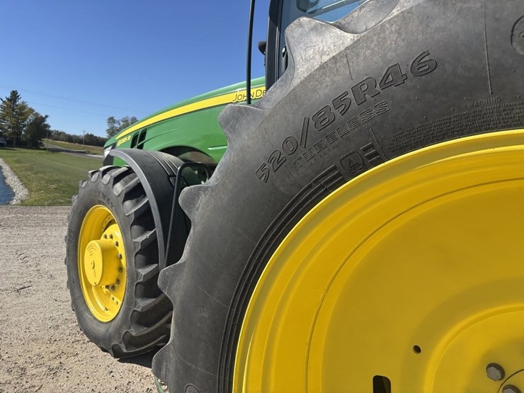 john-deere-8285r-image-33