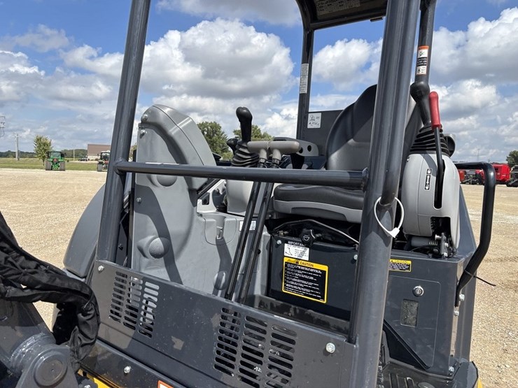 2024-john-deere-35p-mini-excavator-image-35