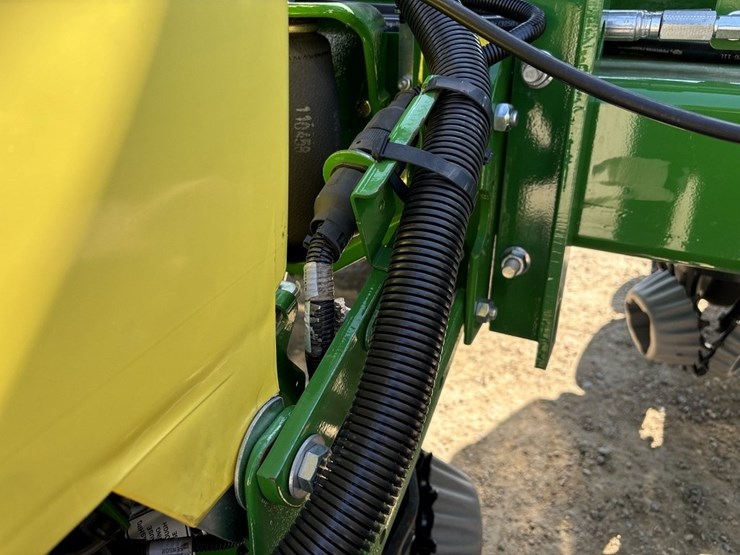 2017-john-deere-1775nt-image-16