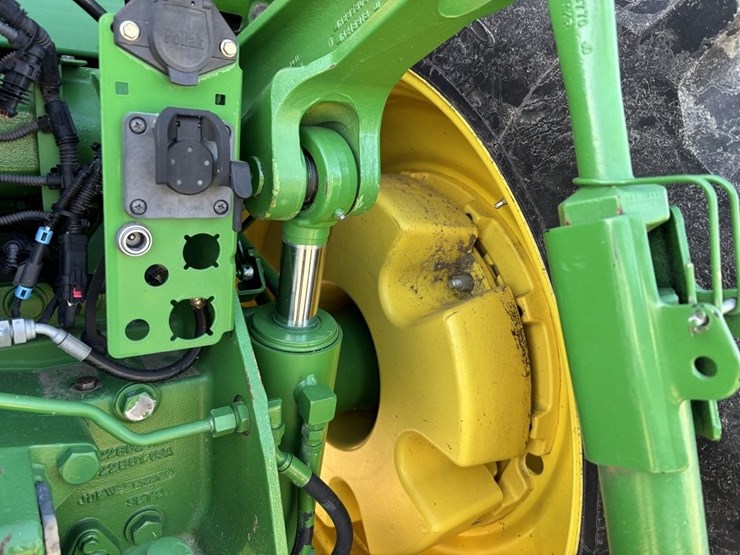 john-deere-8285r-image-24