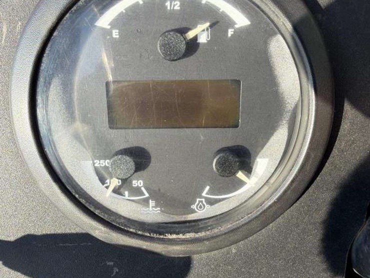 2012-jlg-g6-42a-image-22