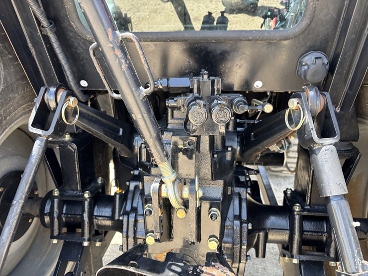 mahindra-2555-image-21