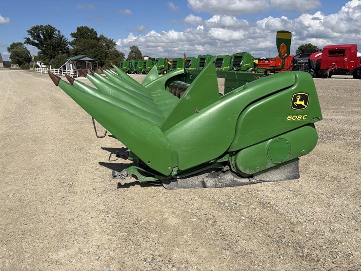 john-deere-608c-image-2