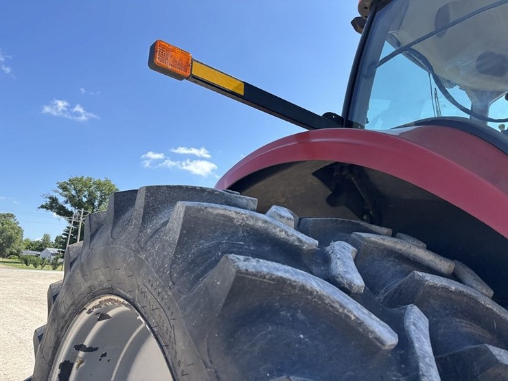 case-ih-magnum-210-cvt-image-16