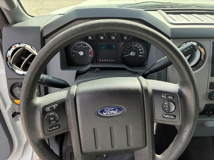 2015-ford-f550-xlt-image-17