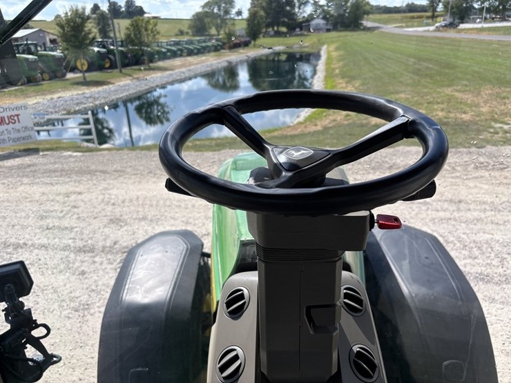 john-deere-8r-250-image-37