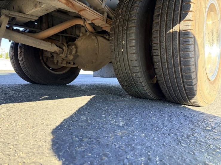 1999-mitsubishi-fuso-box-truck-image-6