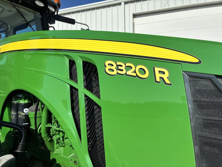 john-deere-8320r-image-18