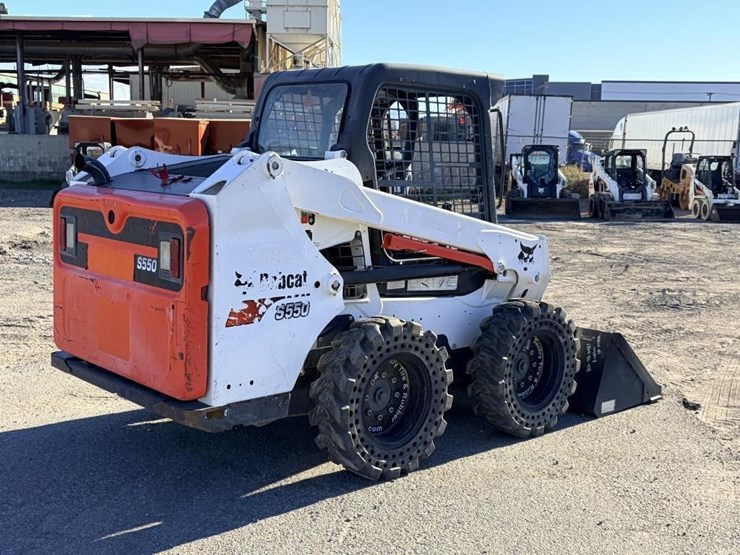 bobcat-s550-image-3