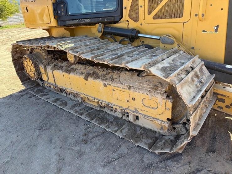 2021-caterpillar-d3-lgp-image-16