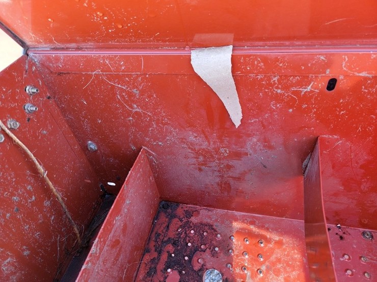 hesston-4550-image-14