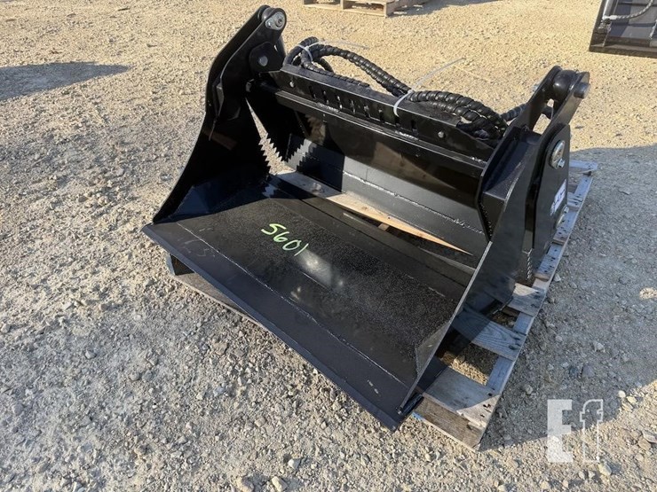 mini-skid-steer-4-in-1-bucket-image-2