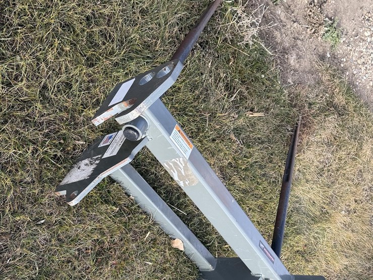 worksaver-2pt-bale-spear-image-1