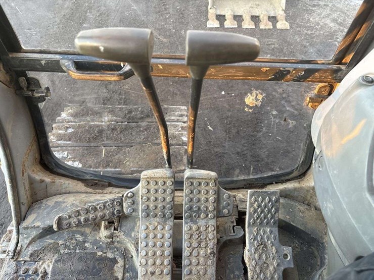 deere-200-lc-image-24