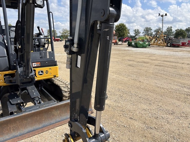 2024-john-deere-35p-mini-excavator-image-11