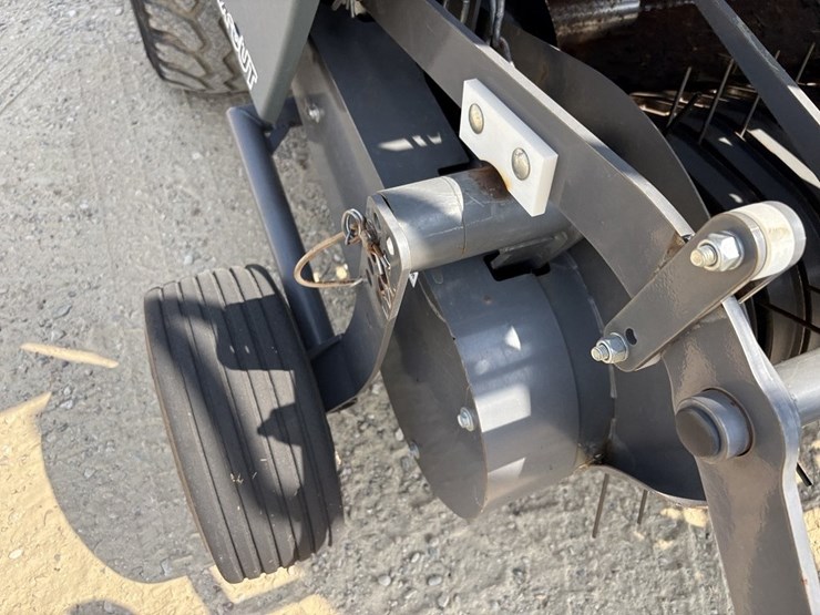 massey-ferguson-rb4180v-image-17