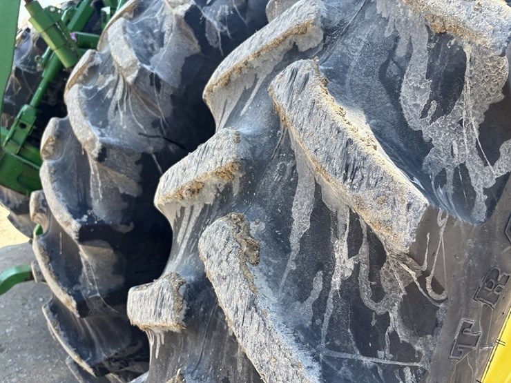 john-deere-8335r-image-19