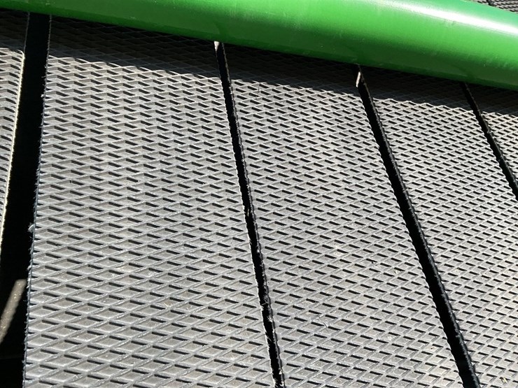 john-deere-560m-image-16