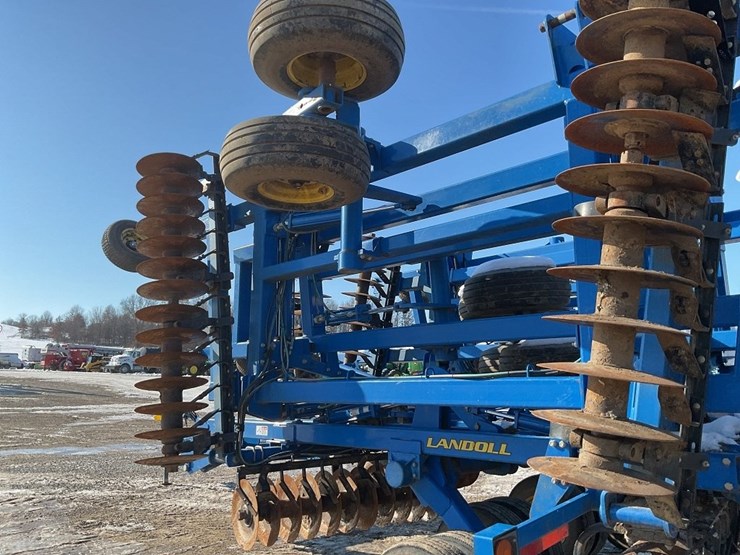 2011-landoll-7450-44-image-22