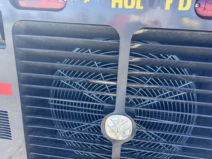 new-holland-c362-image-19