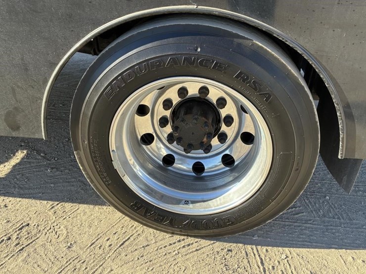 ford-f650-xlt-image-9