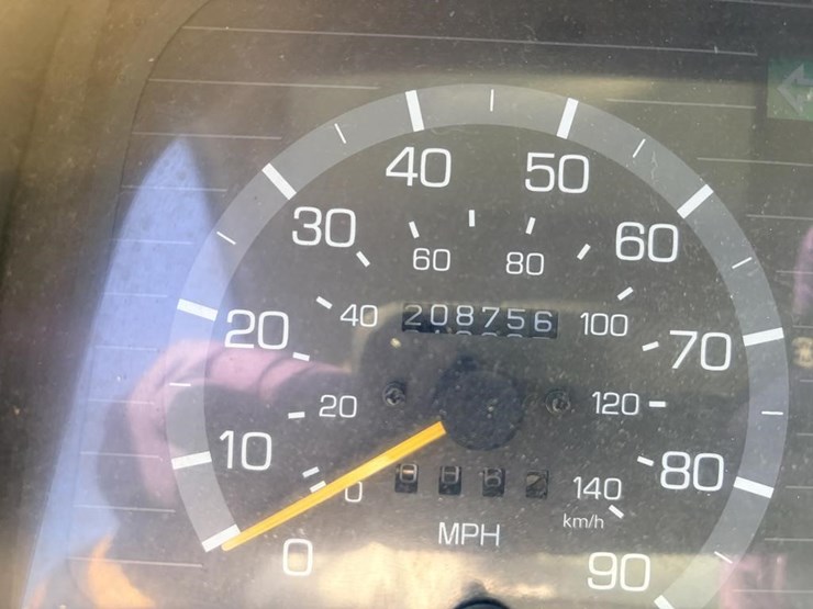 2004-mitsubishi-fuso-box-truck-image-14