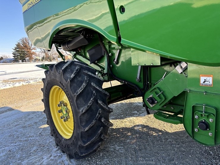 john-deere-s670-image-19