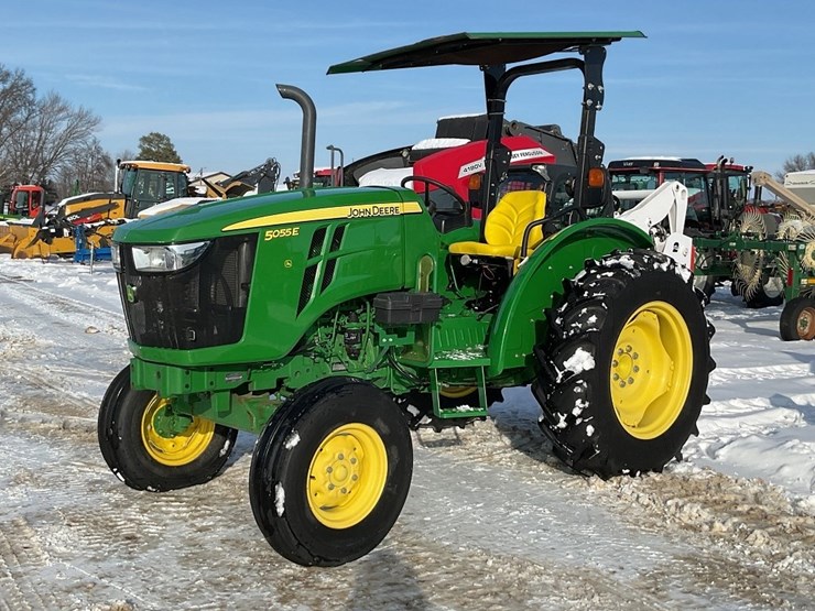 john-deere-5055e-image-1