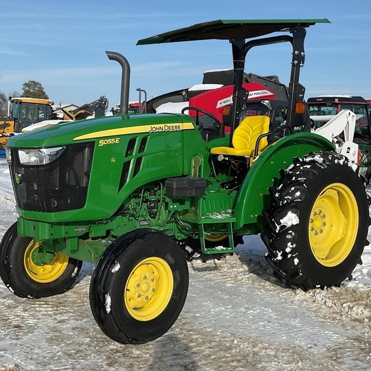 JOHN DEERE 5055E