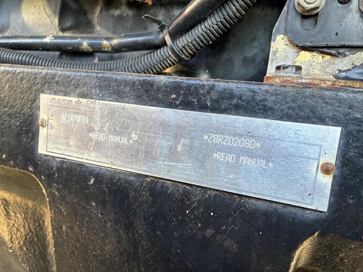 case-ih-magnum-305-image-2