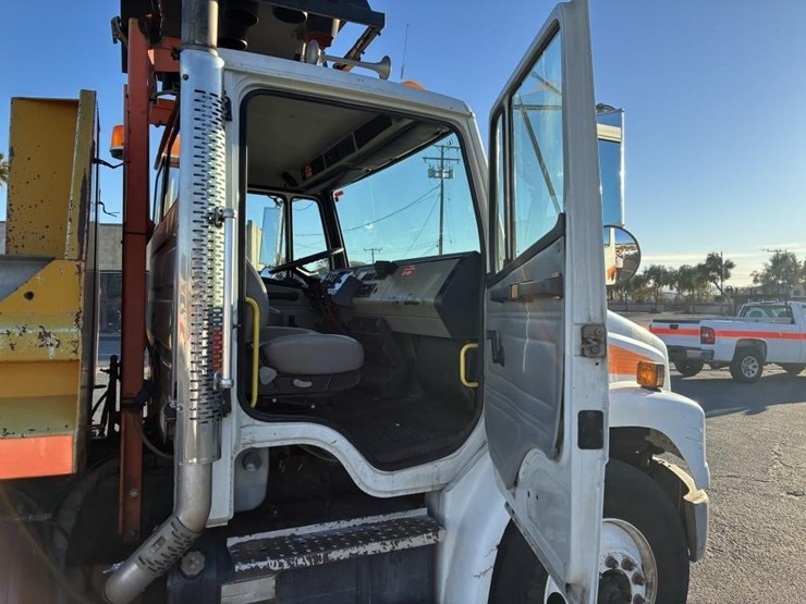 2001-freightliner-dump-truck-image-10
