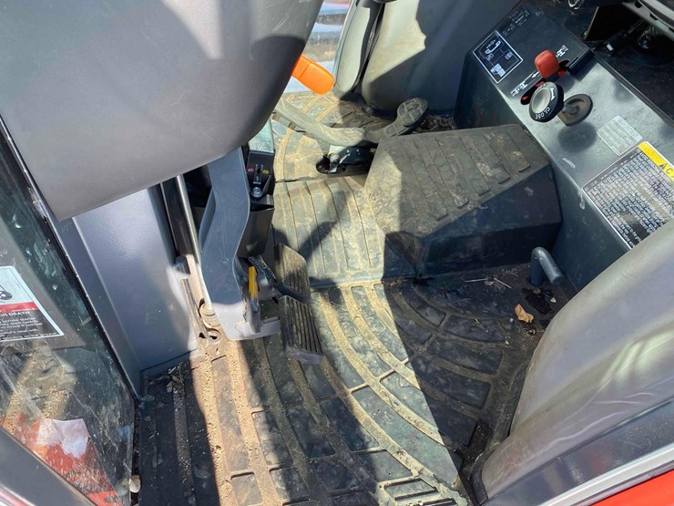 kubota-b3350hsdc-image-34
