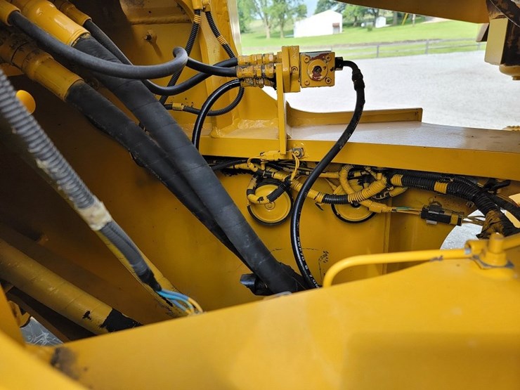 kawasaki-65tm-v-2-image-17