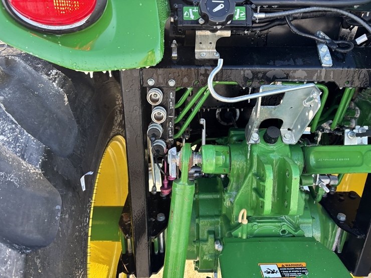 john-deere-4066r-image-23