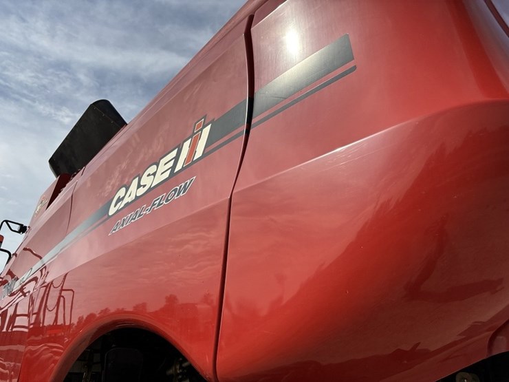 case-ih-7010-image-26