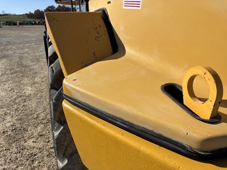 2003-deere-324h-image-26