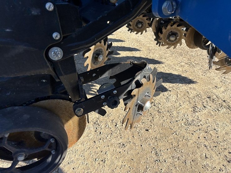 2024-kinze-5900-image-13