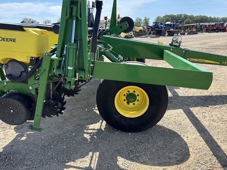 john-deere-1785-image-7