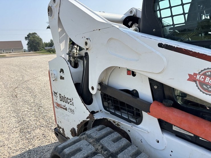 bobcat-t750-image-13
