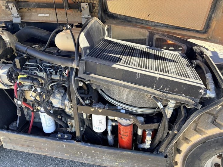 2015-jlg-65-18a-telescopic-reach-lift-image-12