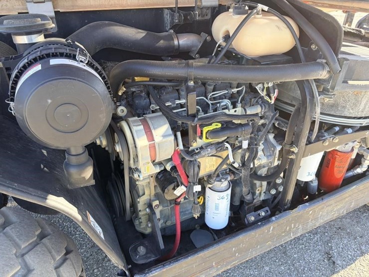 2015-jlg-65-18a-telescopic-reach-lift-image-13