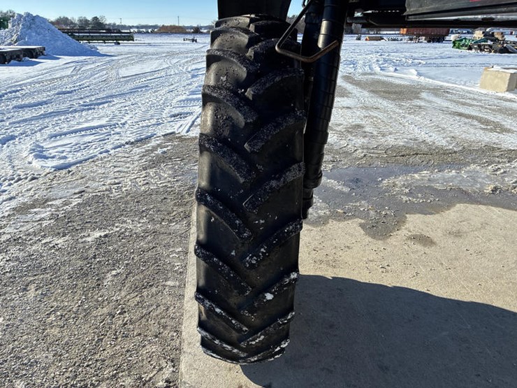 case-ih-patriot-3340-image-55