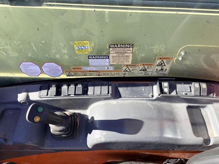 2015-jlg-65-18a-telescopic-reach-lift-image-17