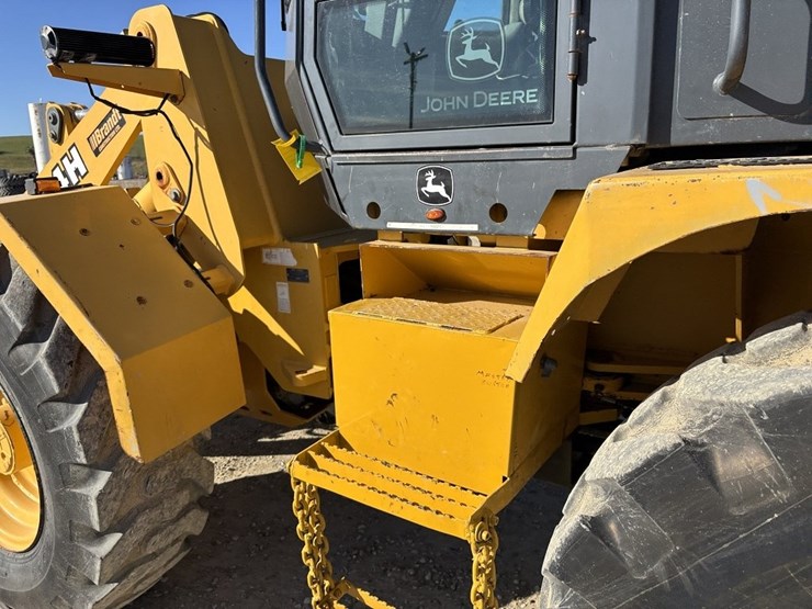 2003-deere-324h-image-29