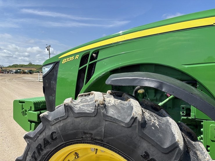 john-deere-8335r-image-35