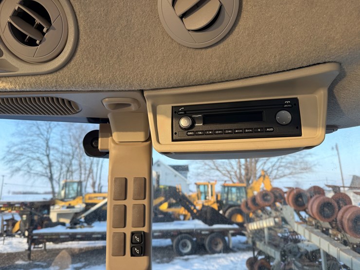 2019-john-deere-r-image-19