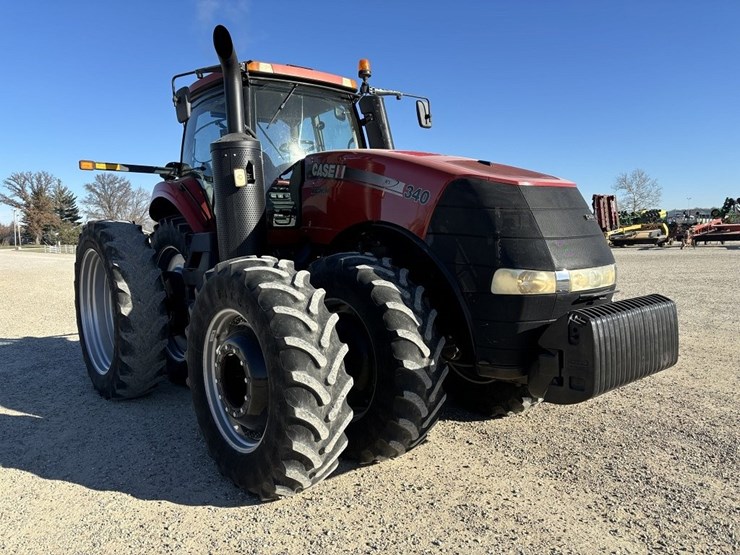2014-case-ih-340-image-34